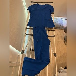 Fig Scrub top/bottom set blue, size Large